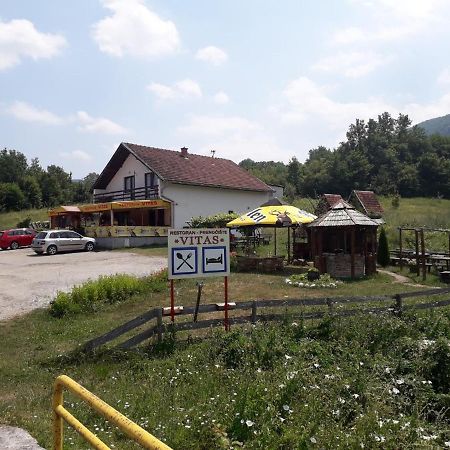 Miljevina Prenociste Vitas B&B 외부 사진