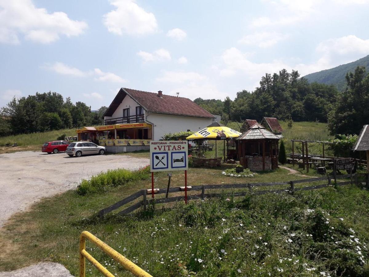 Miljevina Prenociste Vitas B&B 외부 사진