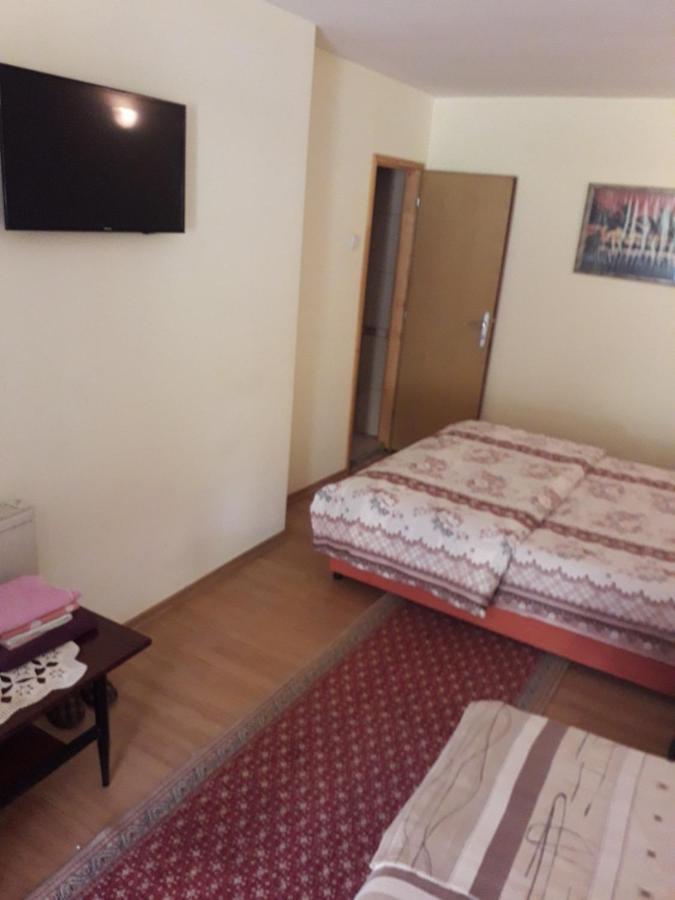 Miljevina Prenociste Vitas B&B 외부 사진
