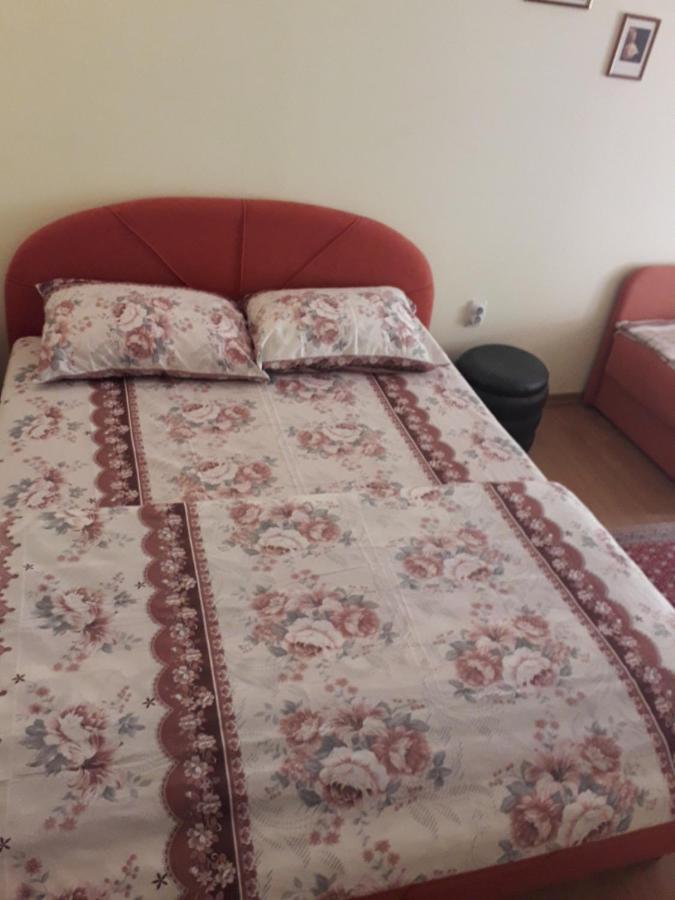 Miljevina Prenociste Vitas B&B 외부 사진