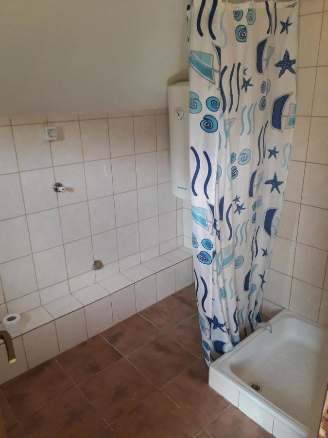 Miljevina Prenociste Vitas B&B 외부 사진