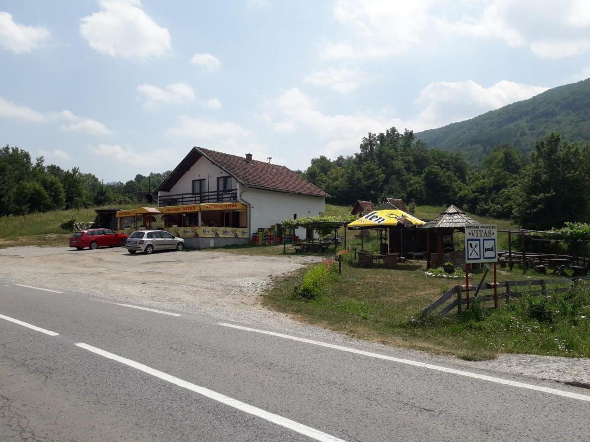 Miljevina Prenociste Vitas B&B 외부 사진